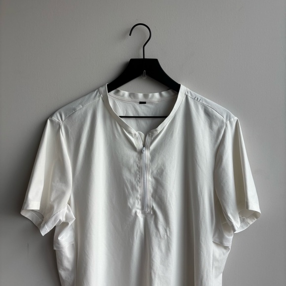 Lululemon Men’s Ventilated Tennis Short-Sleeve Shirt, Size M - Picture 3 of 13